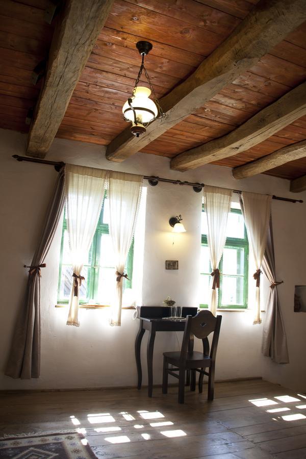 Casa Cu Zorele, Crit 189 Luaran gambar